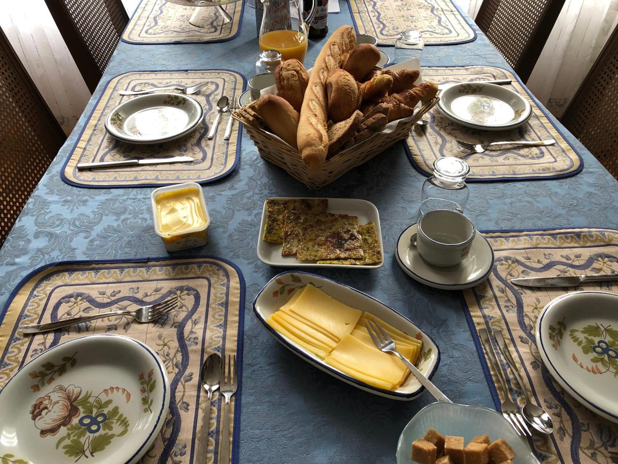 Bed and Breakfast Le Voyageur Saint-Bonnet-Tronçais Esterno foto